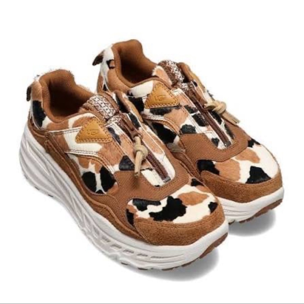 UGG Zip Cow Print Sneakers (Chestnut, Size 9)